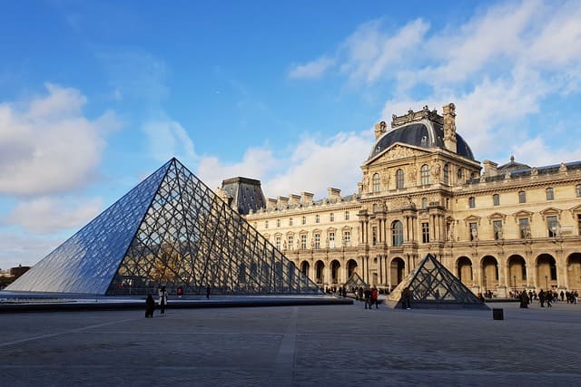 Le Louvre - 1er Arrondissement de Paris