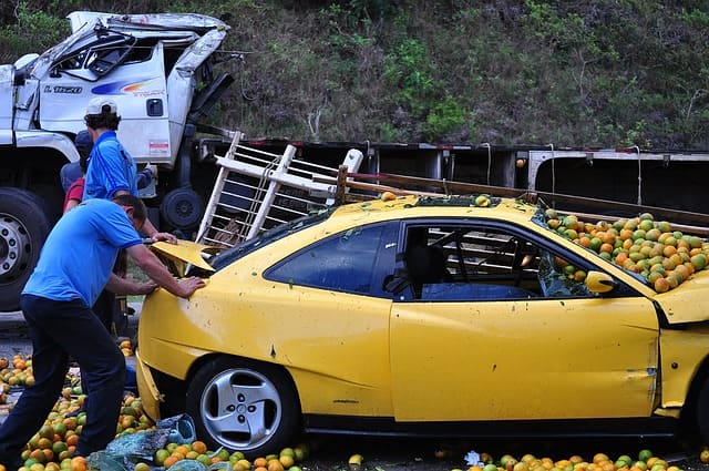 Accident avec une camion de fruits