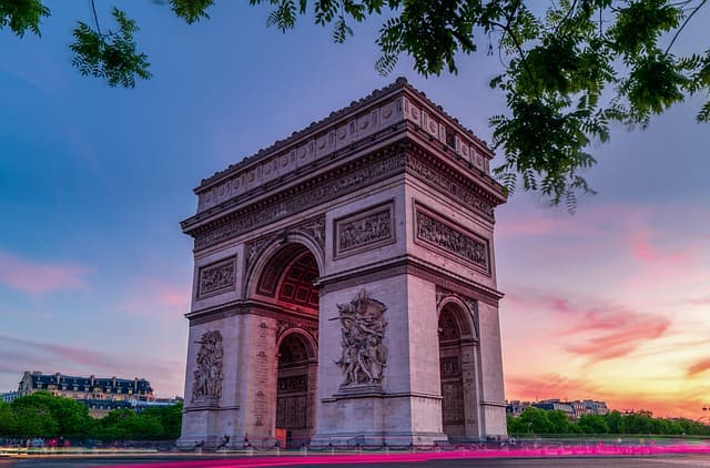 L'arc de Triomphe - Monument du 8eme arrondissement de Paris