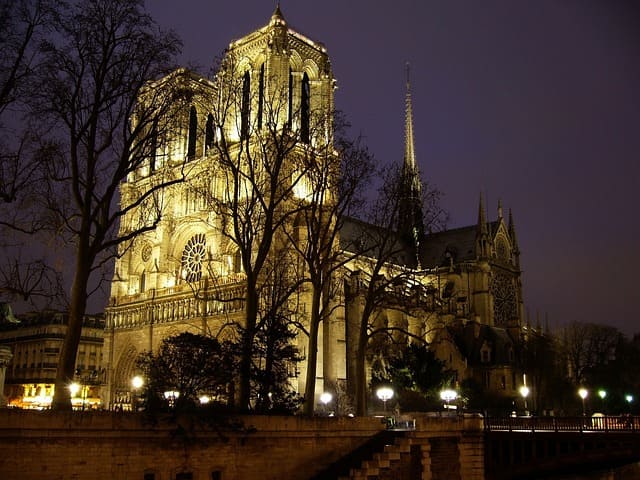 Cathédrale Notre Dame de Paris vue de nuit