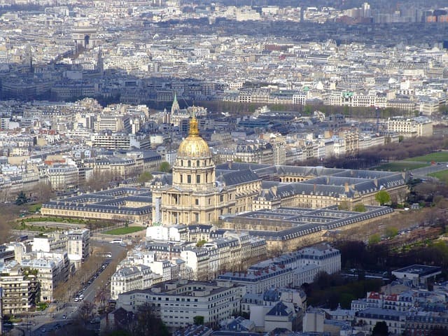 Hôtel des Invalides vu du ciel - 7eme arrondissement de Paris